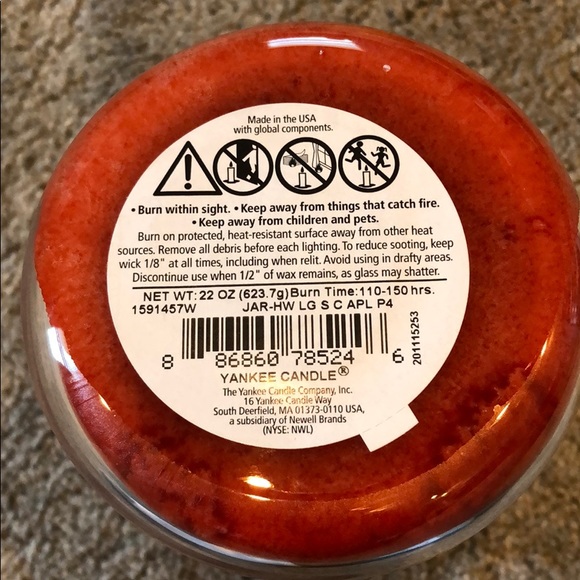 NWT Yankee Candle 22oz Large Candle - Picture 3 of 4